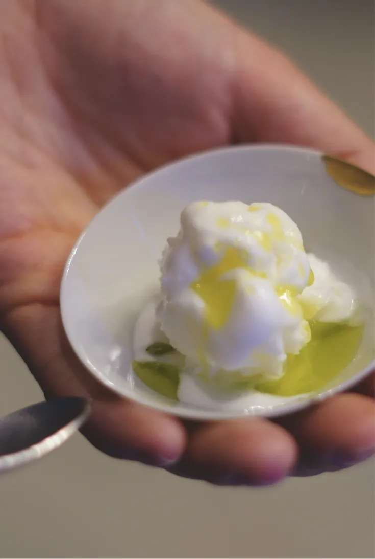 ジェラートにオリーブオイル